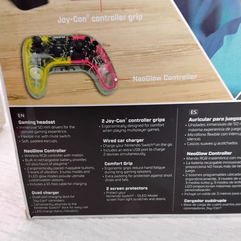 Nintendo Switch Pro Kit+ - Black and White - Picture 3 of 13